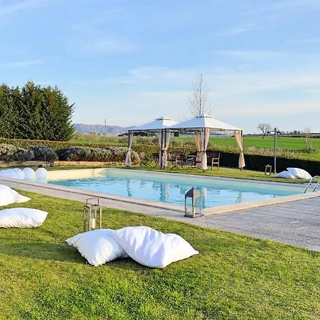 Sleeps 16 Pool Air Con Wifi Ranciano