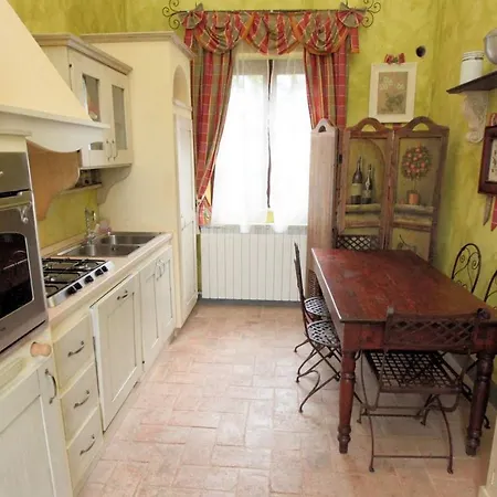 Sleeps 16 Pool Air Con Wifi