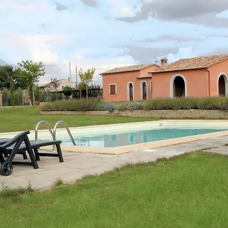 Sleeps 16 Pool Air Con Wifi